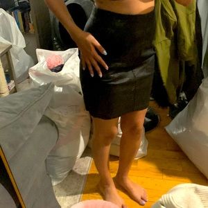 Faux leather modi skirt